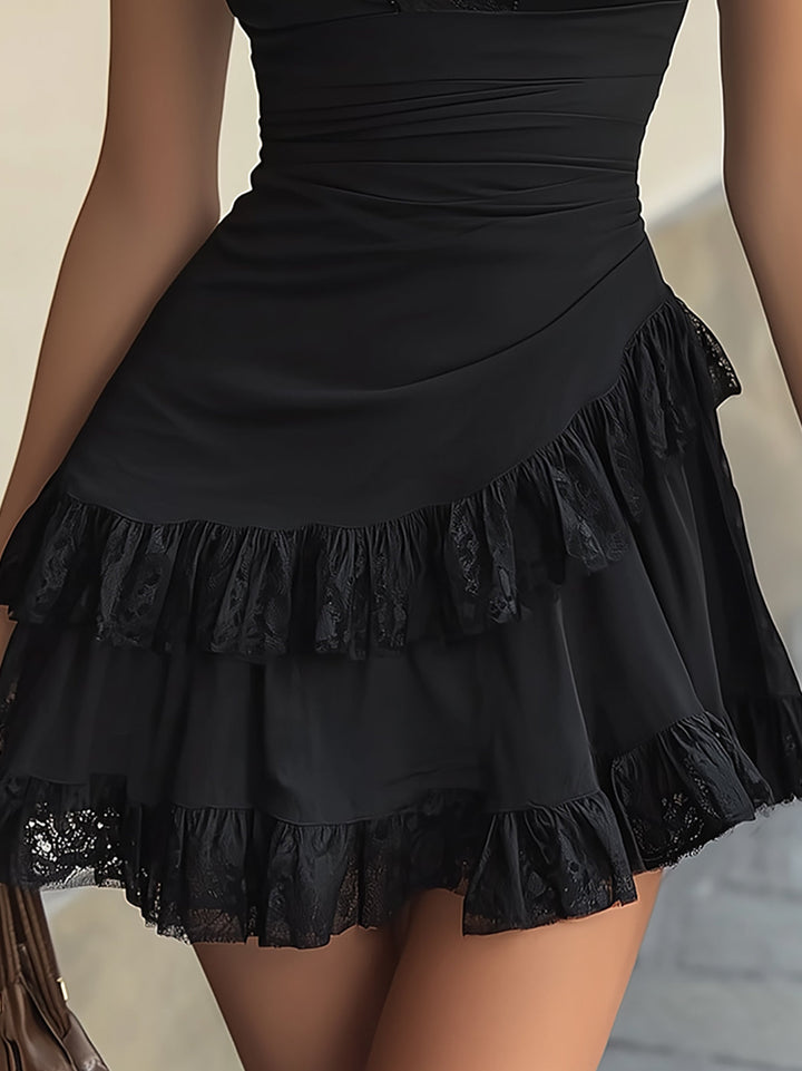 Abito Mini con Rouches in Pizzo Nero a V