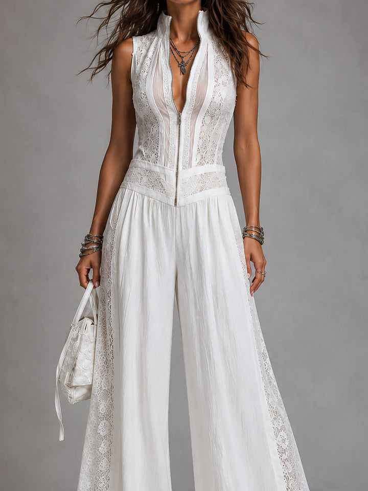 Jumpsuit vintage con colletto alto e gamba larga con pannelli in pizzo