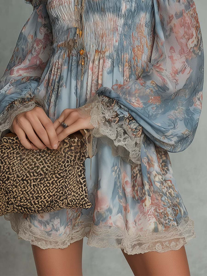 Abito Mini in Chiffon Arricciato con Spalle Scoperte e Fiori Romantici
