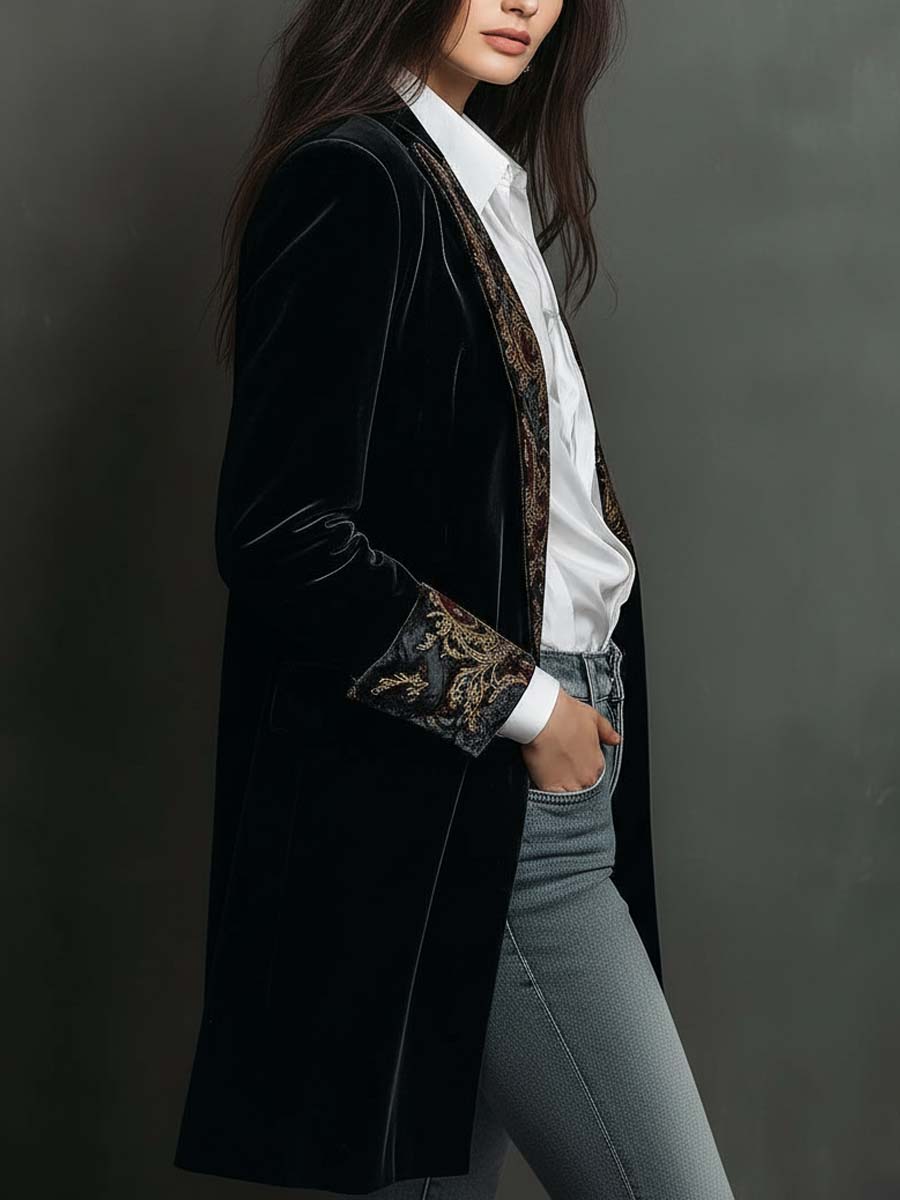 Blazer Slim Fit Nero con Stampa Barocca per Donne