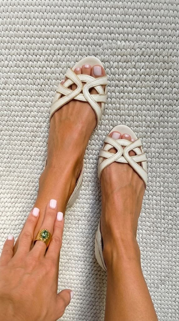 Camilla | Eleganti Sandali Intrecciati in Crema