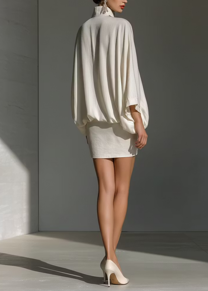 Set gonna mini elegante bianca con scollatura a V