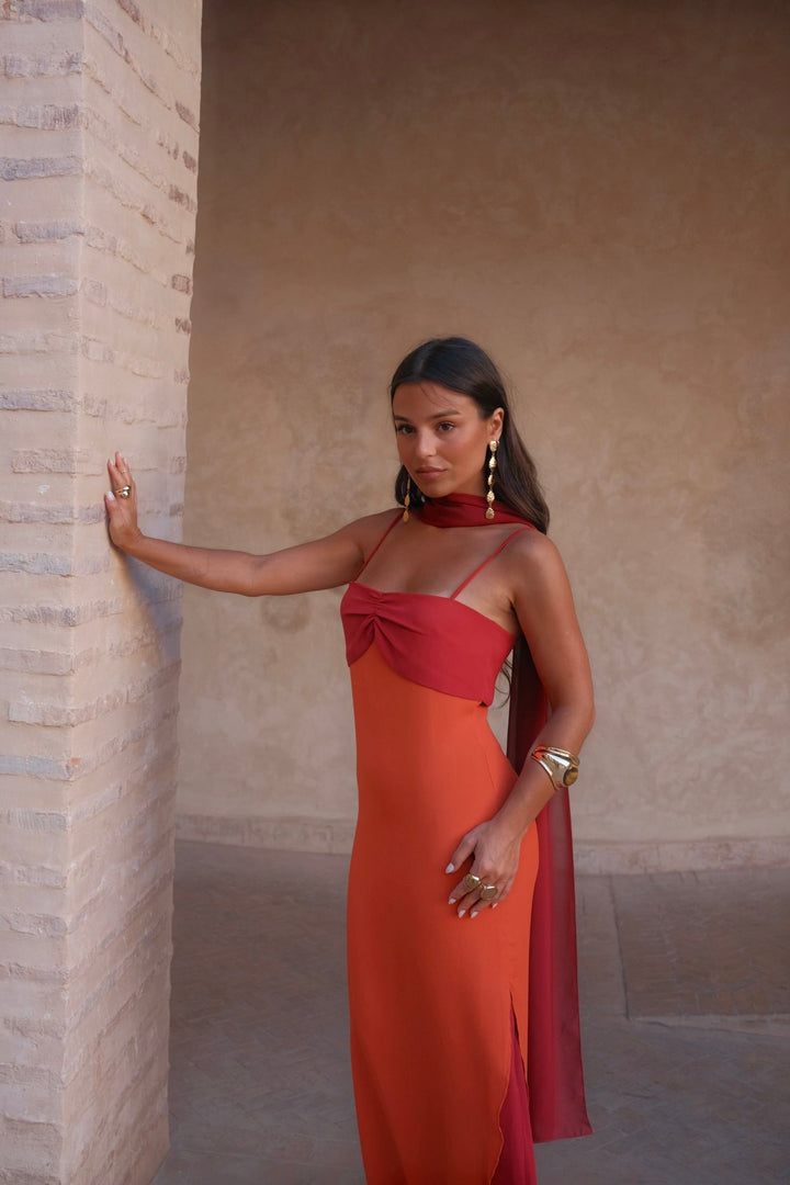 Zahara / Vestito arancione e rosso