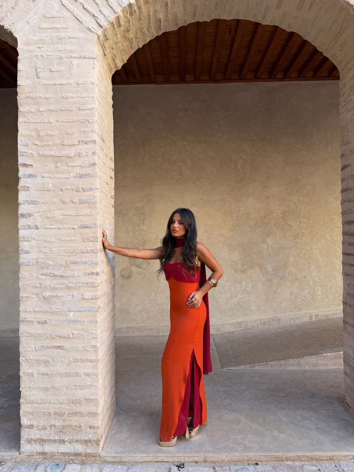 Zahara / Vestito arancione e rosso