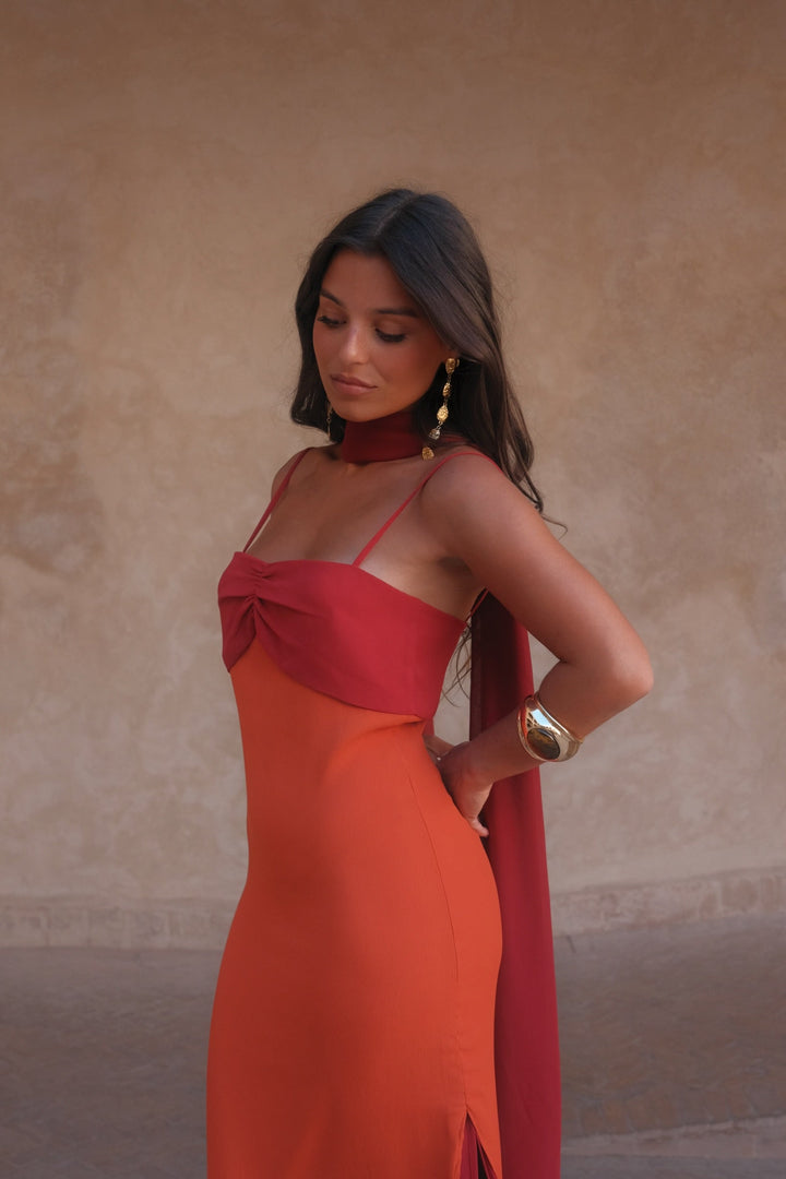 Zahara / Vestito arancione e rosso