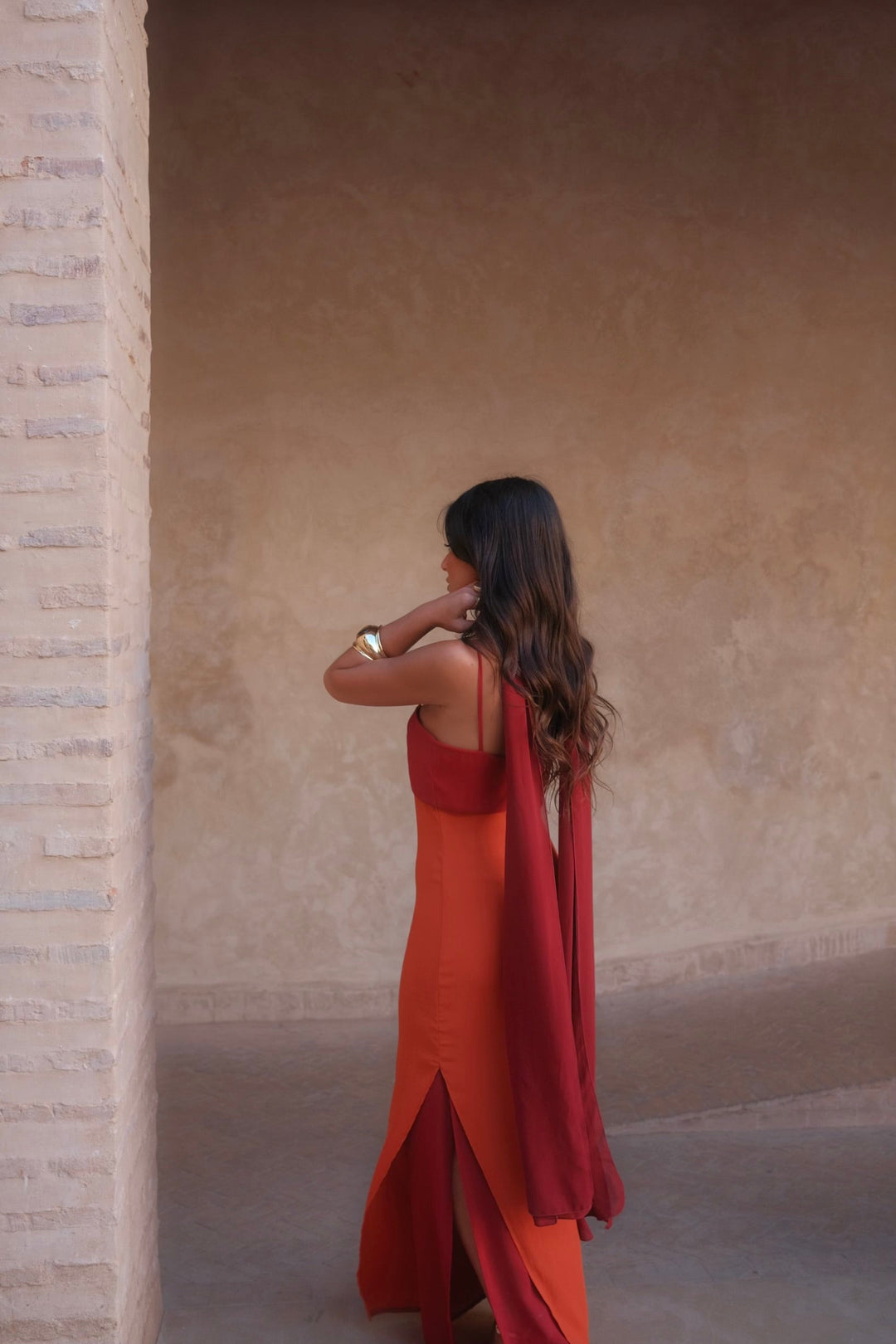 Zahara / Vestito arancione e rosso