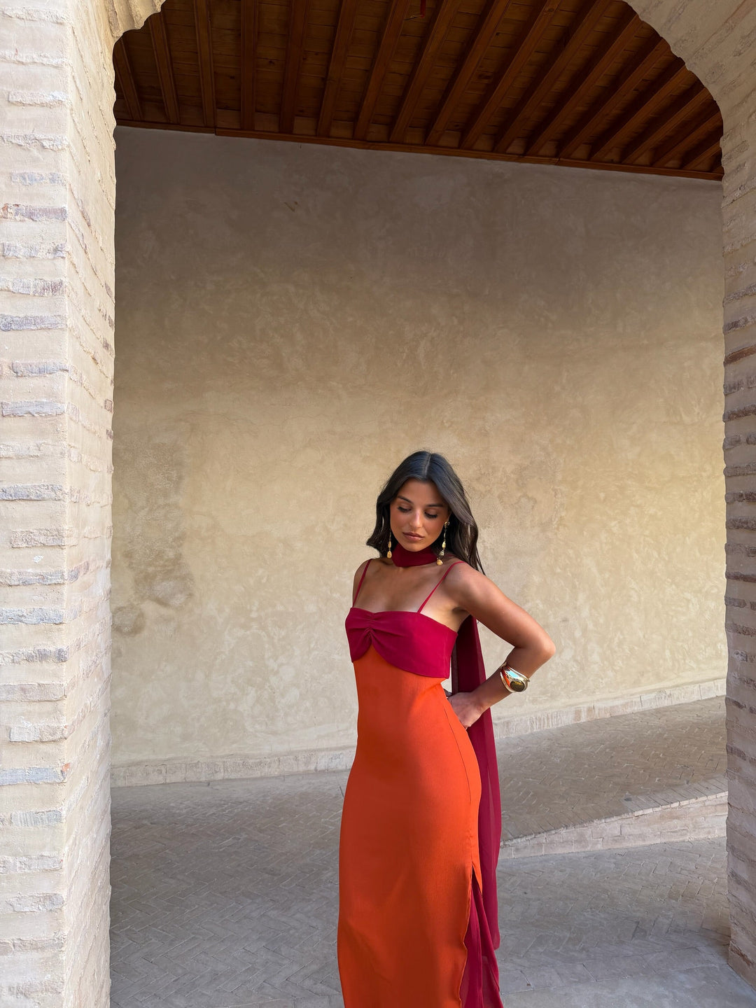 Zahara / Vestito arancione e rosso