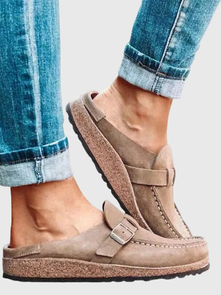 Il Mule in Suede con Fibbia Everyday