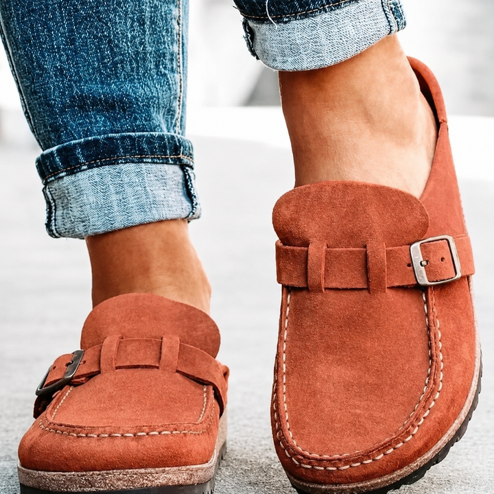 Il Mule in Suede con Fibbia Everyday