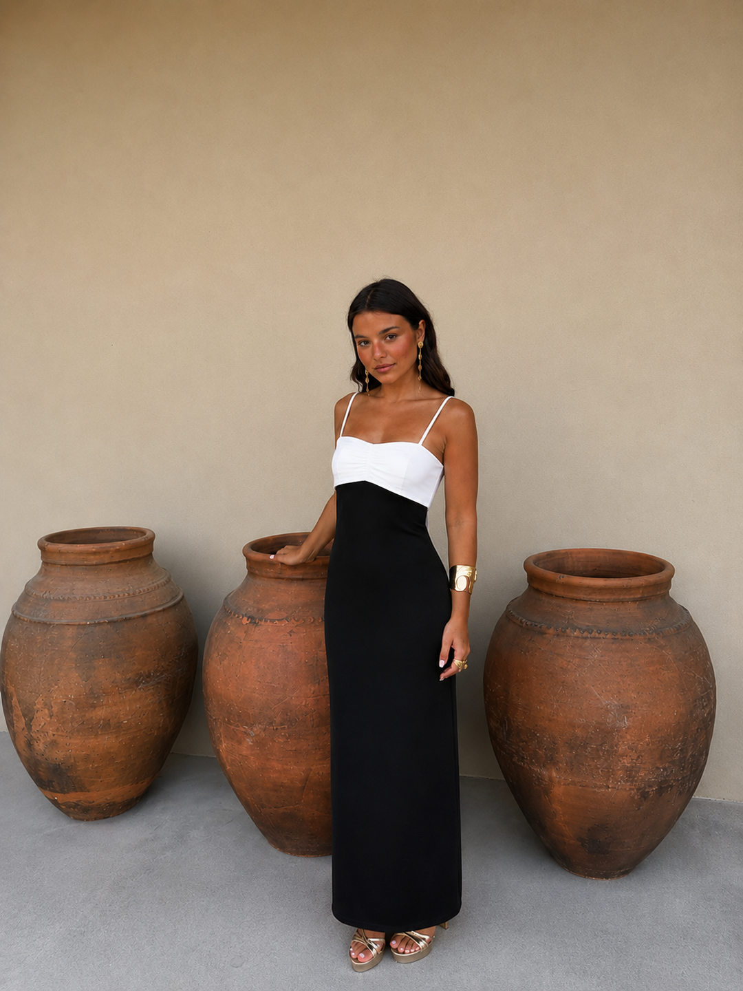Vanessa / Vestito bianco e nero