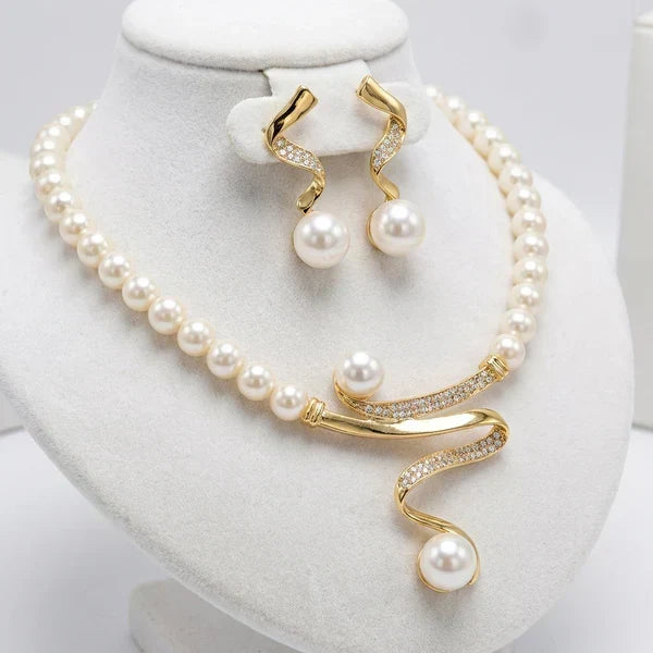 Almudena - Set Collana e Orecchini con Perle Naturali