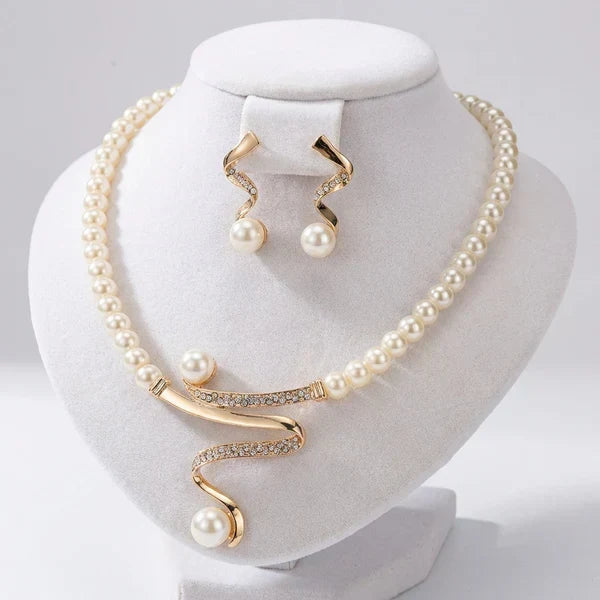 Almudena - Set Collana e Orecchini con Perle Naturali