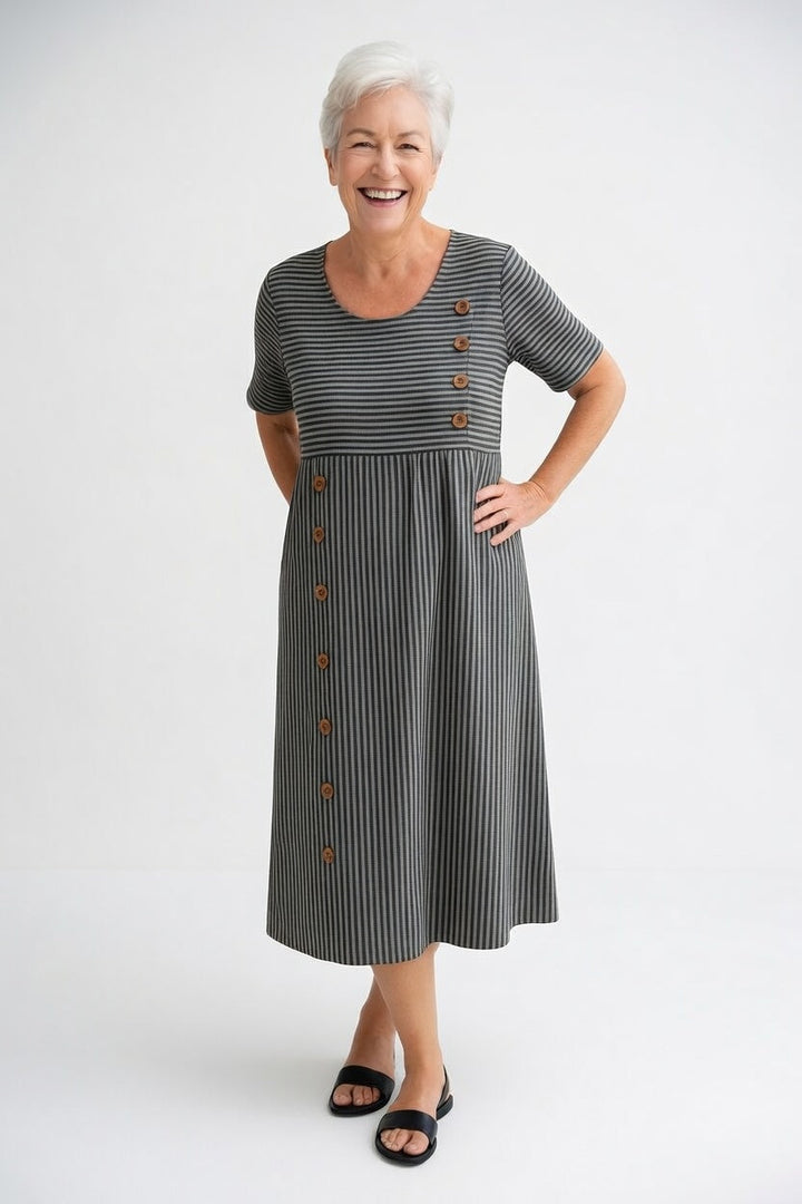 Linéora™ — Vestito a righe fluido con charme estivo