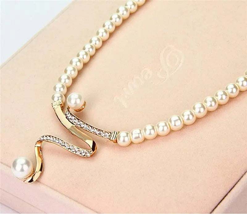Fabiola - Set di Collana e Orecchini con Perle Naturali