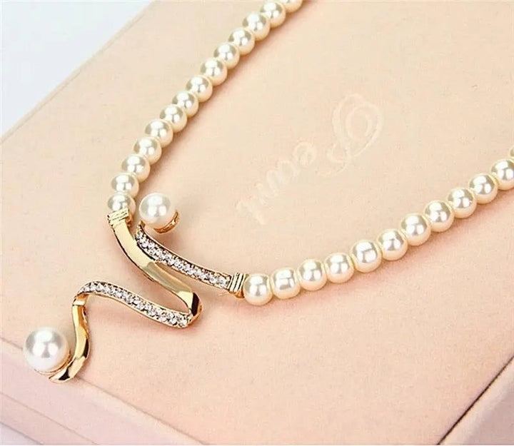 Fabiola - Set di Collana e Orecchini con Perle Naturali