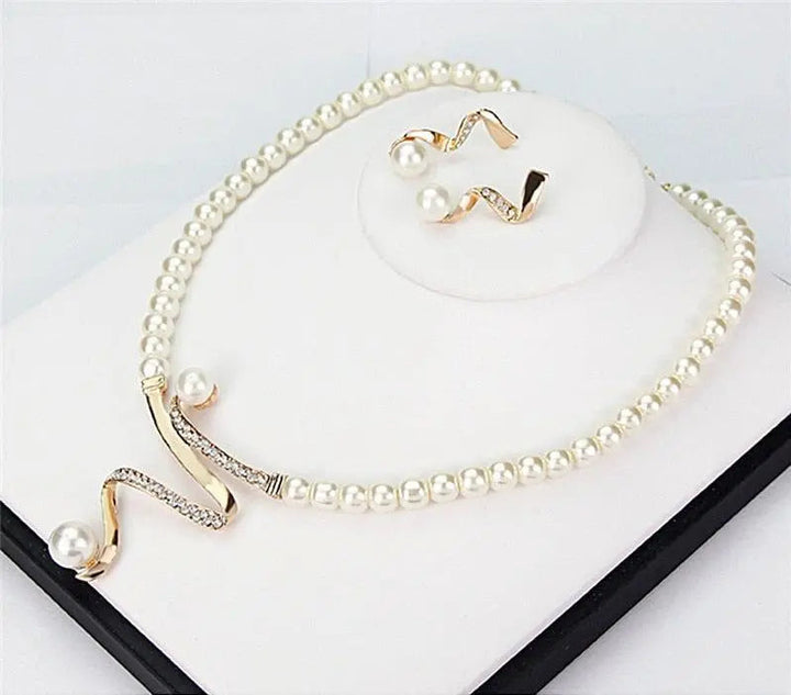 Fabiola - Set di Collana e Orecchini con Perle Naturali