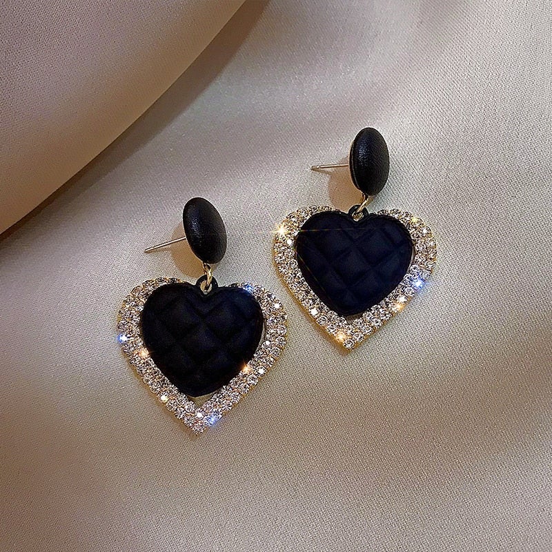 Orecchini in Oro Nero a Forma di Cuore