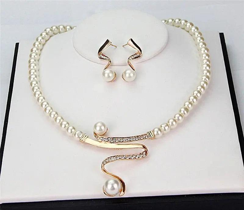 Fabiola - Set di Collana e Orecchini con Perle Naturali