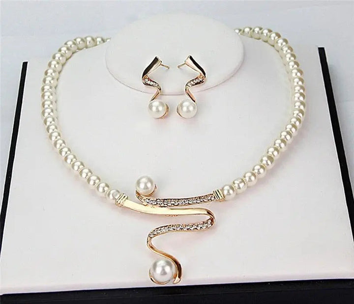 Fabiola - Set di Collana e Orecchini con Perle Naturali
