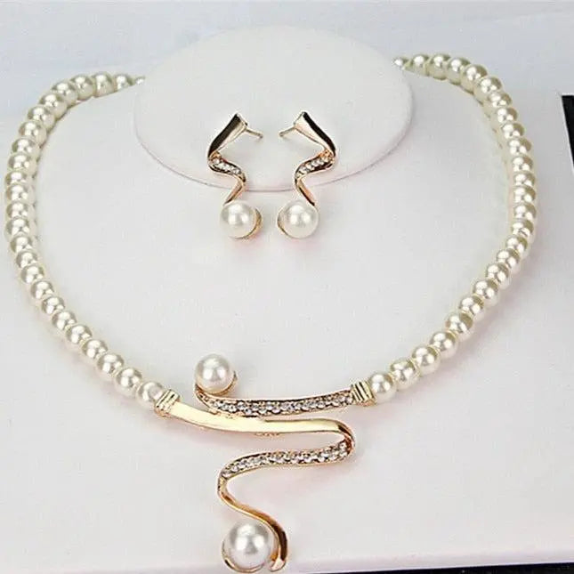 Fabiola - Set di Collana e Orecchini con Perle Naturali