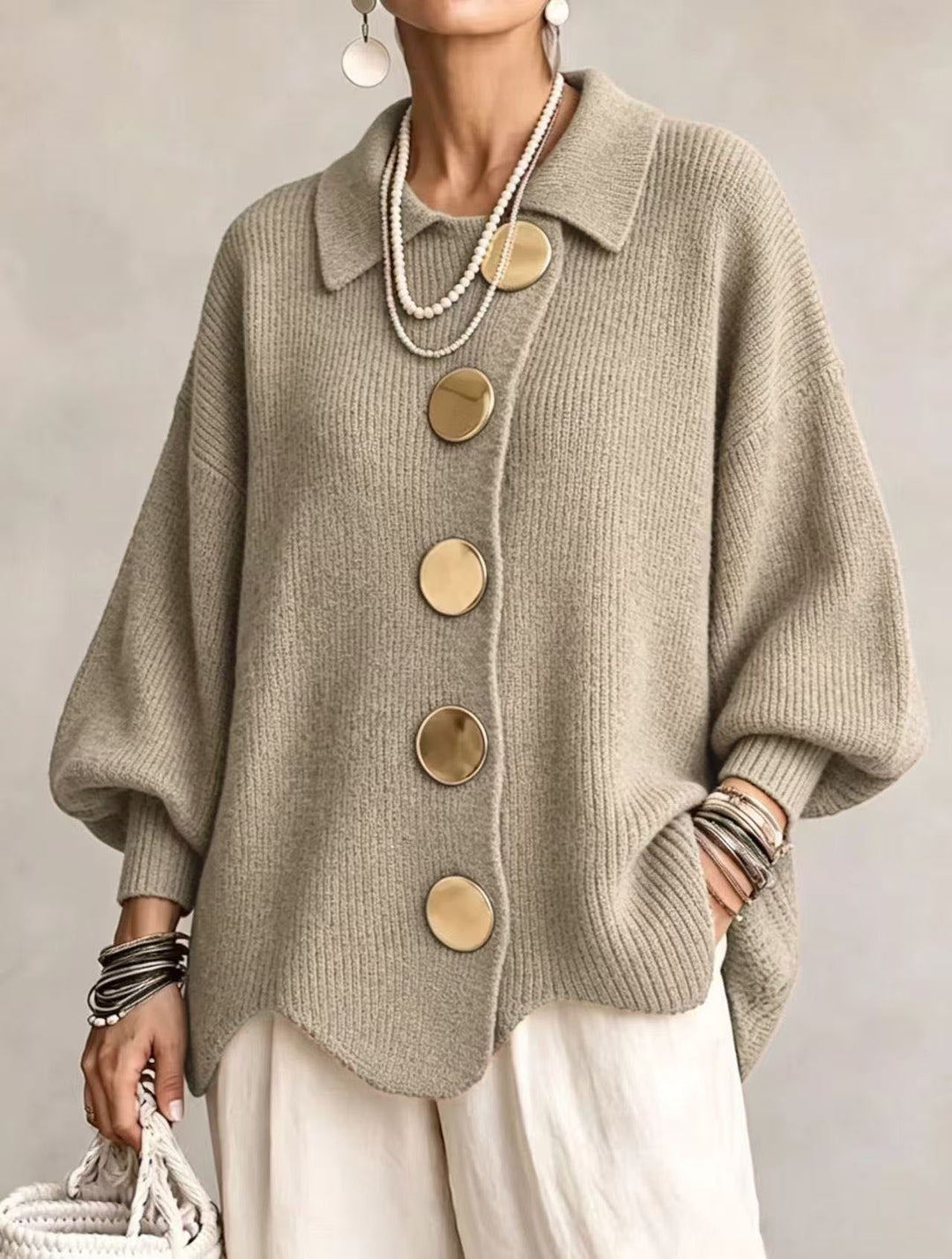 Isadora™ | Cardigan Oversize con Collo e Grandi Bottoni in Metallo
