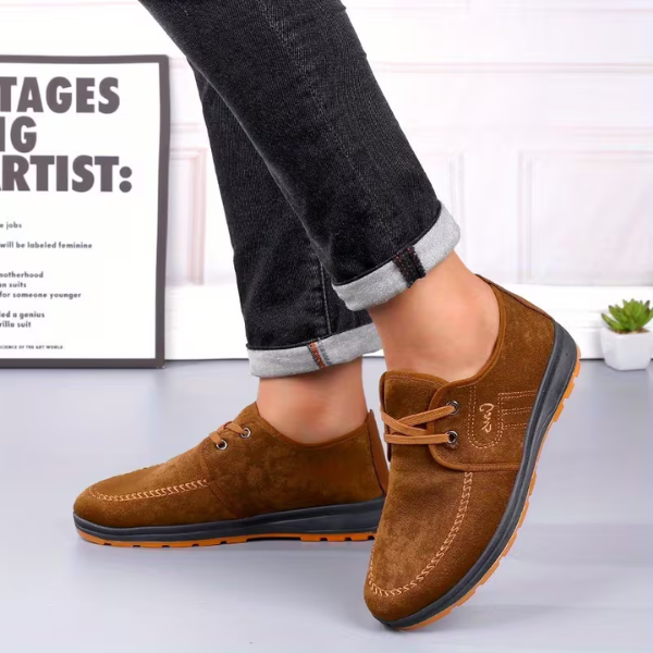 Benito – Scarpa Uomo in Camoscio con Cuciture