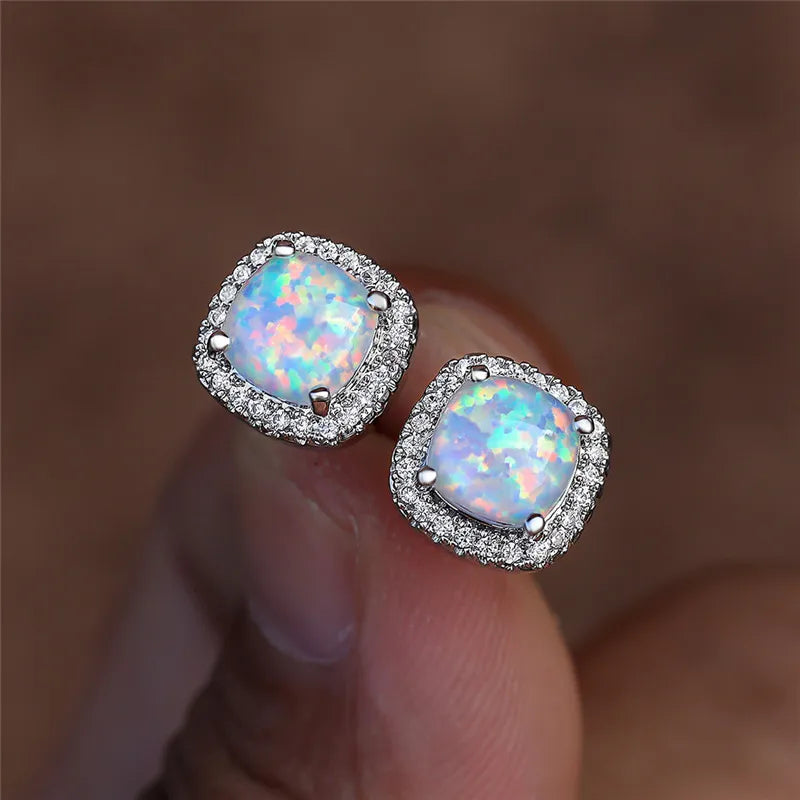 Orecchini Eleganti in Argento con Opale di Fuoco Bianco Rotondo