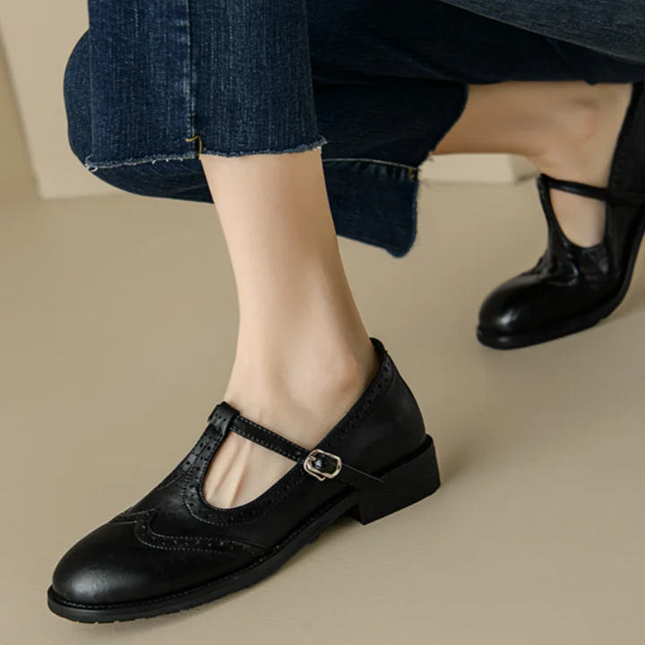 Eleganti Mary Jane con T-Strap