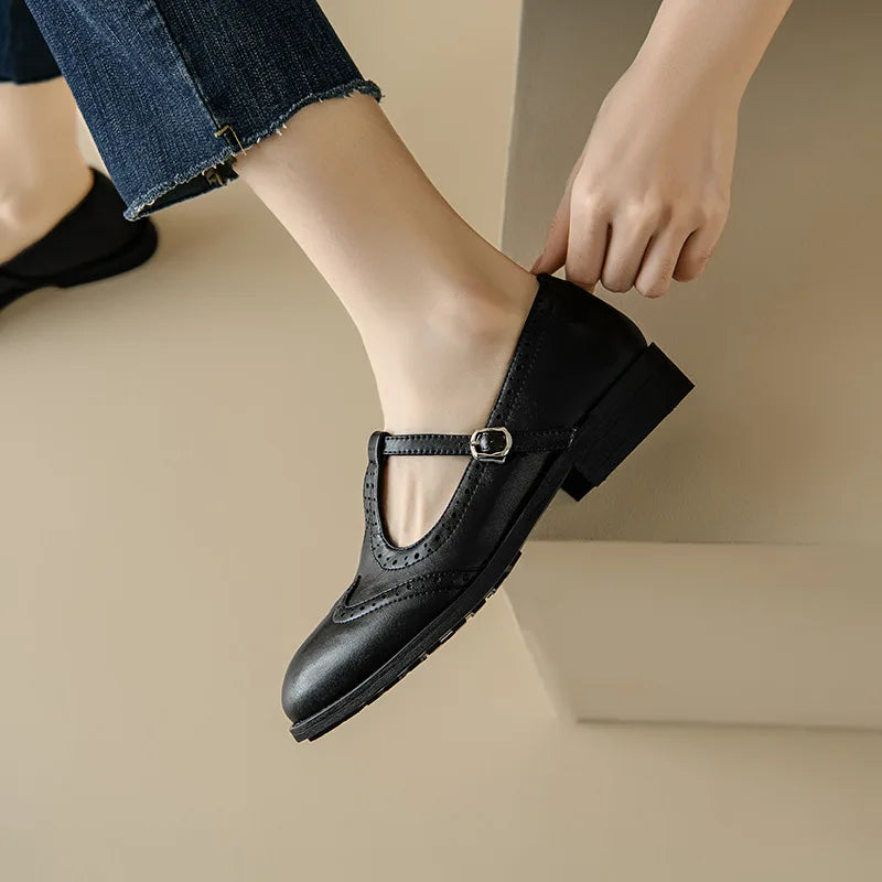Eleganti Mary Jane con T-Strap