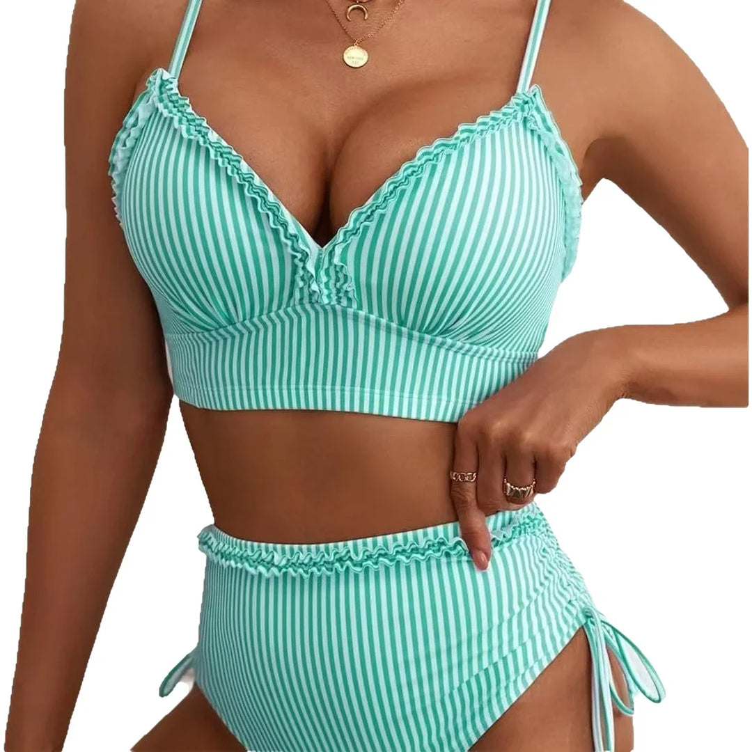 Bikini con Bordo a Righe e Controllo della Pancia