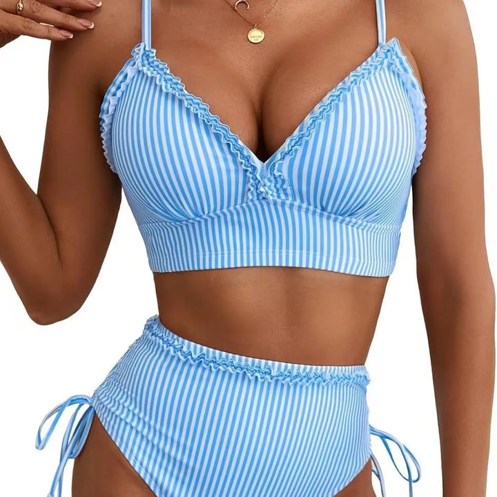 Bikini con Bordo a Righe e Controllo della Pancia