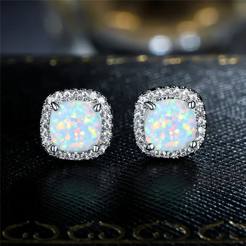 Orecchini Eleganti in Argento con Opale di Fuoco Bianco Rotondo