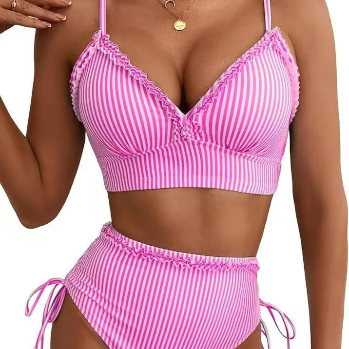 Bikini con Bordo a Righe e Controllo della Pancia