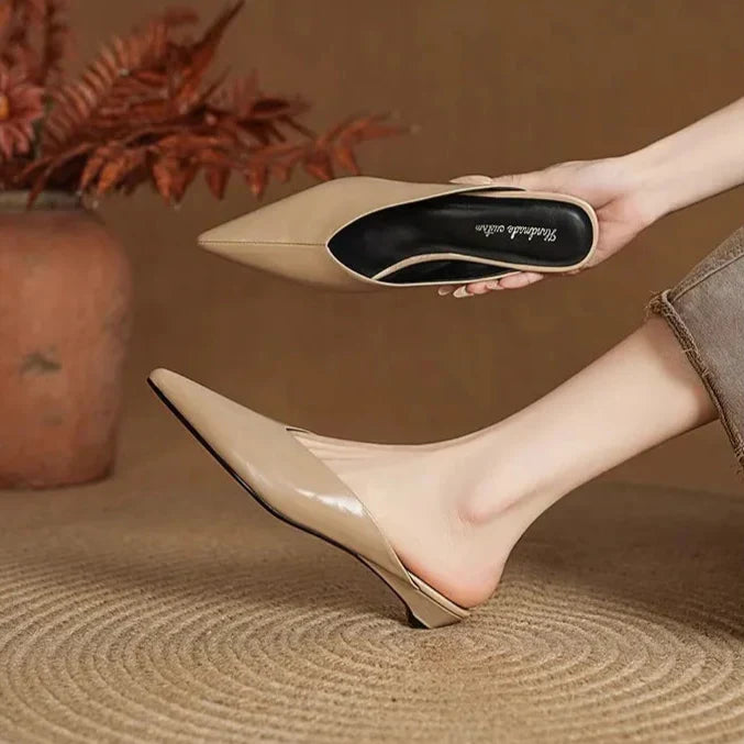 Mules in pelle Eneva