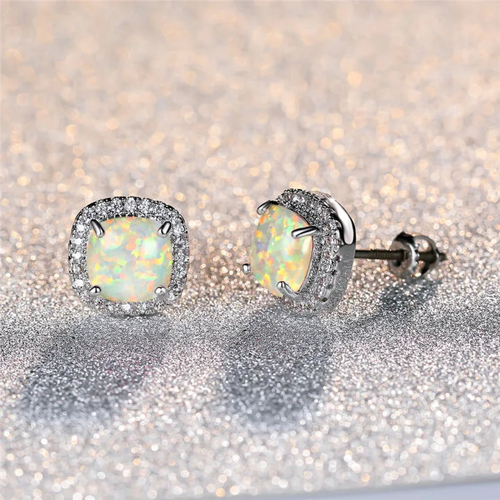 Orecchini Eleganti in Argento con Opale di Fuoco Bianco Rotondo