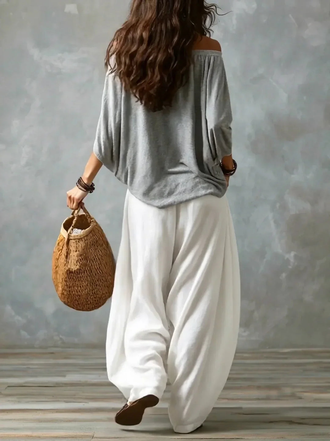 Top Off-Shoulder Ensemble & Pantaloni Lantern