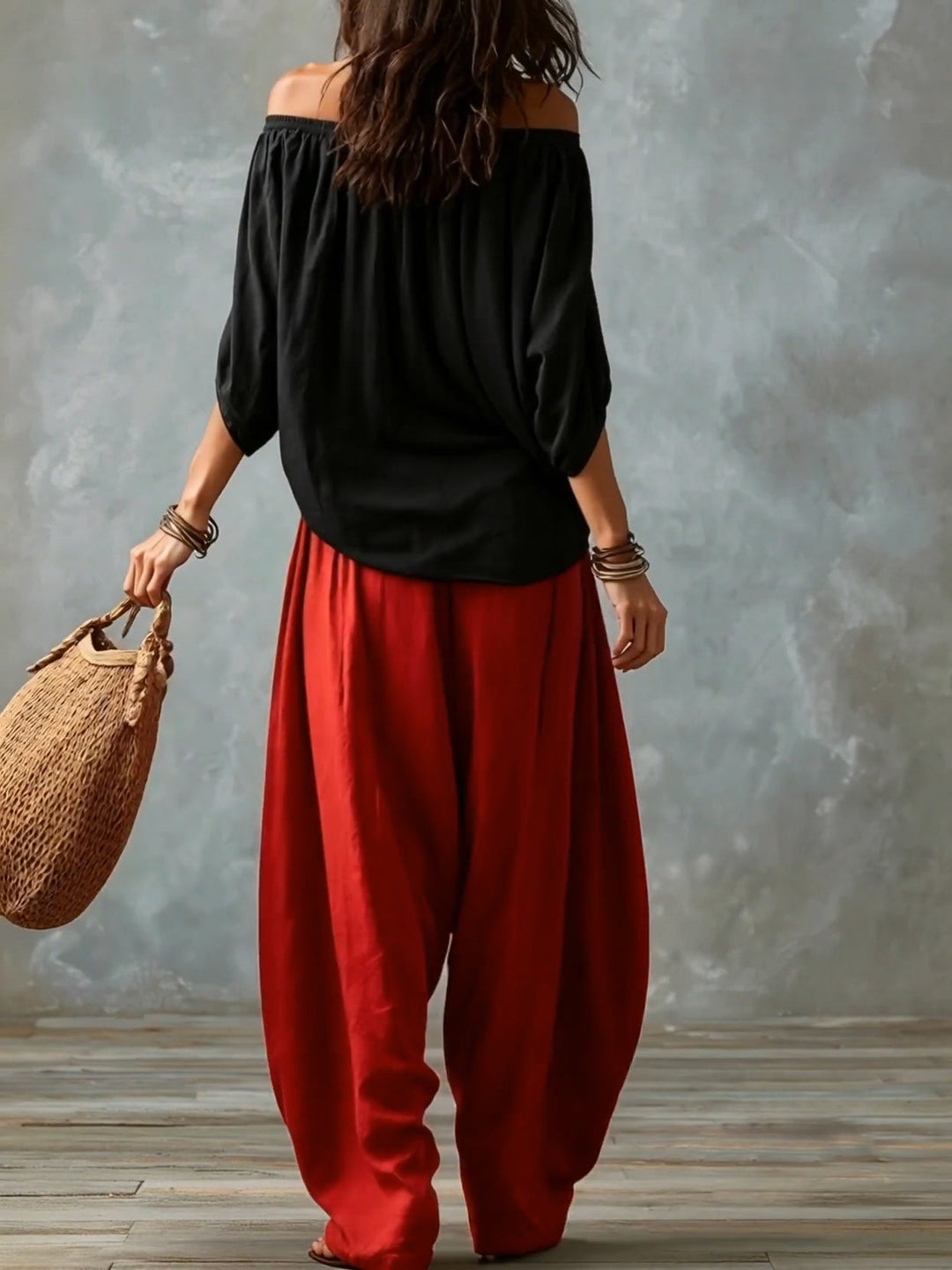 Top Bianco Off-the-shoulder e Set di Pantaloni a Lanternina Comodi