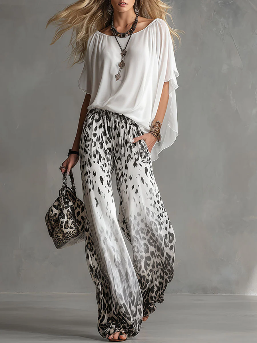 Set T-shirt Bianca Flowy e Pantaloni in Chiffon con Stampa Leopardata