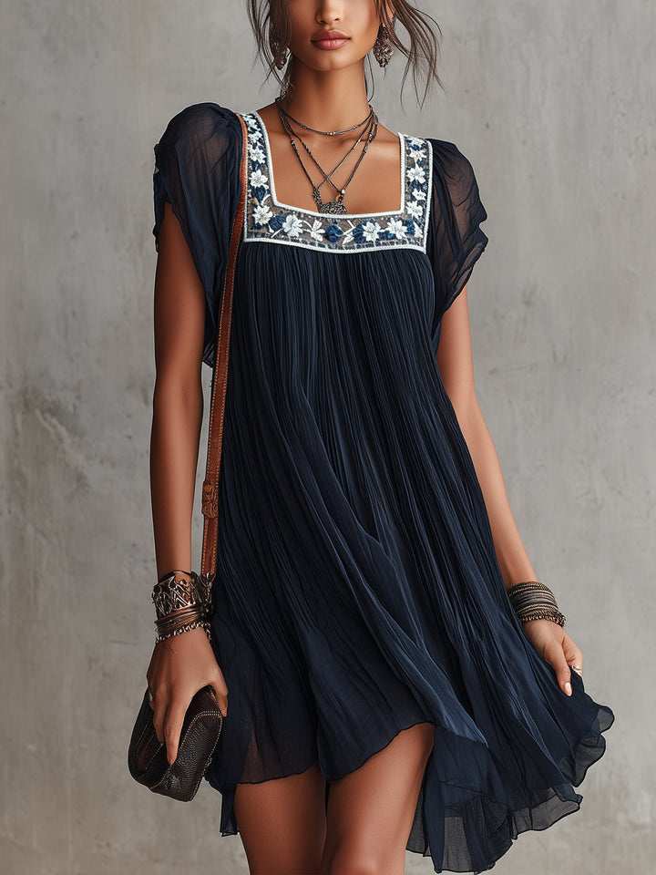 Abito Mini in Chiffon Plissettato Ricamato con Fiori Blu Navy