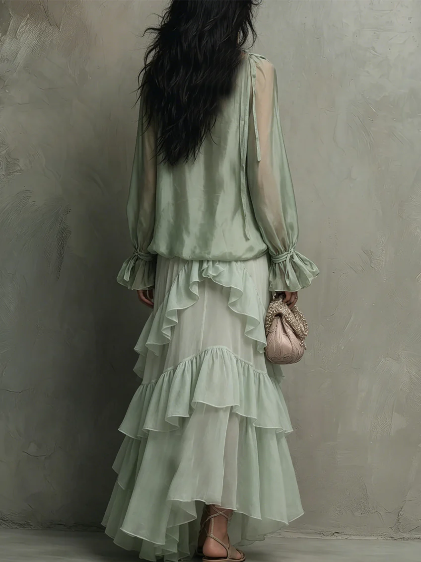 Top in Chiffon Verde Menta con Volant Abbinato a un Set di Gonna a Strati