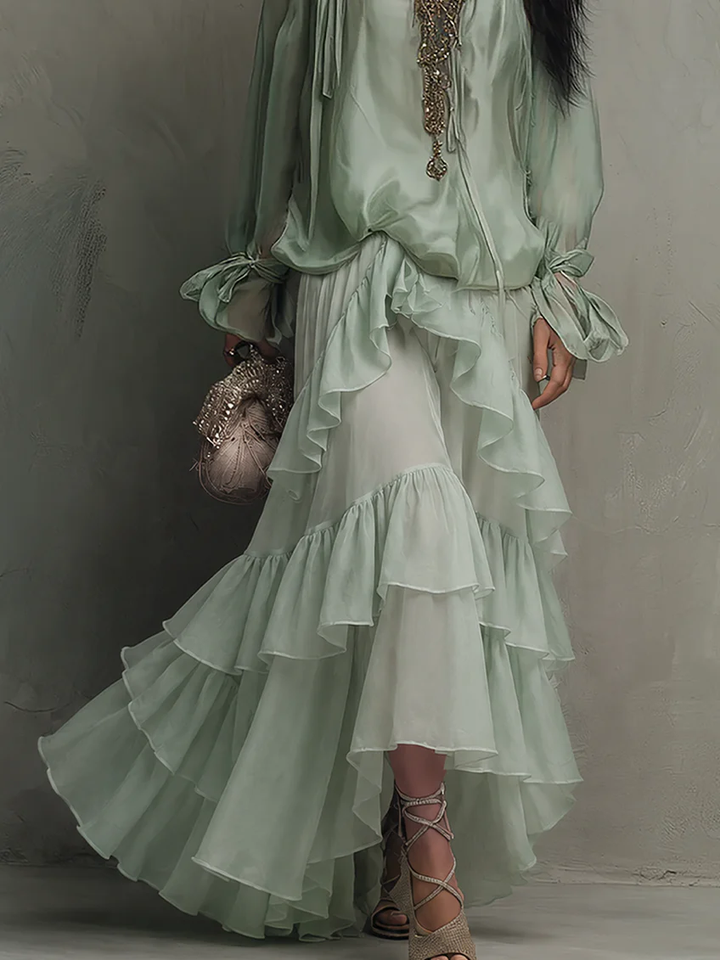 Top in Chiffon Verde Menta con Volant Abbinato a un Set di Gonna a Strati