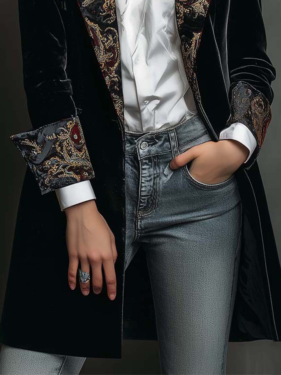 Blazer Slim Fit Nero con Stampa Barocca per Donne