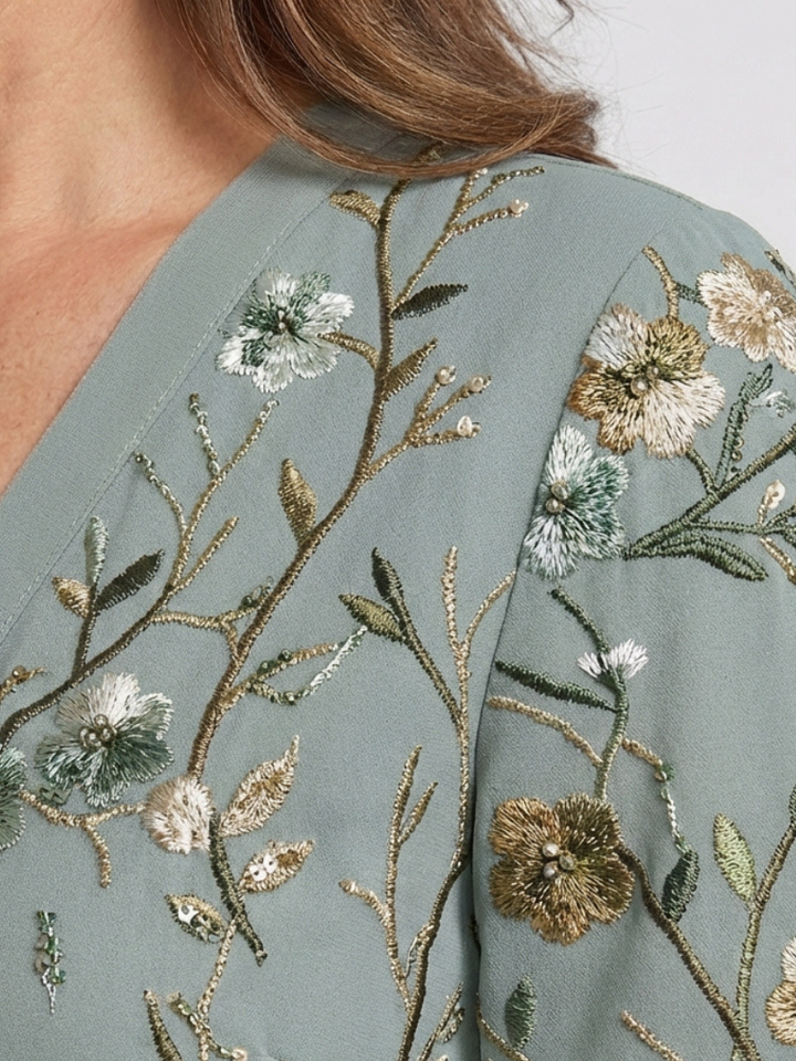 Evadne | Abito maxi floreale con scollatura a V e maniche corte