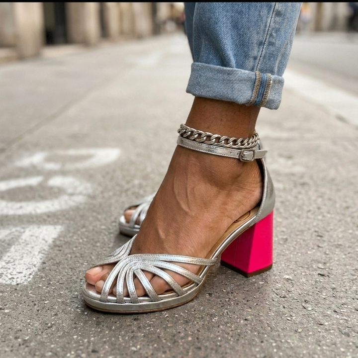 Frances™ | Tacchi Sofisticati