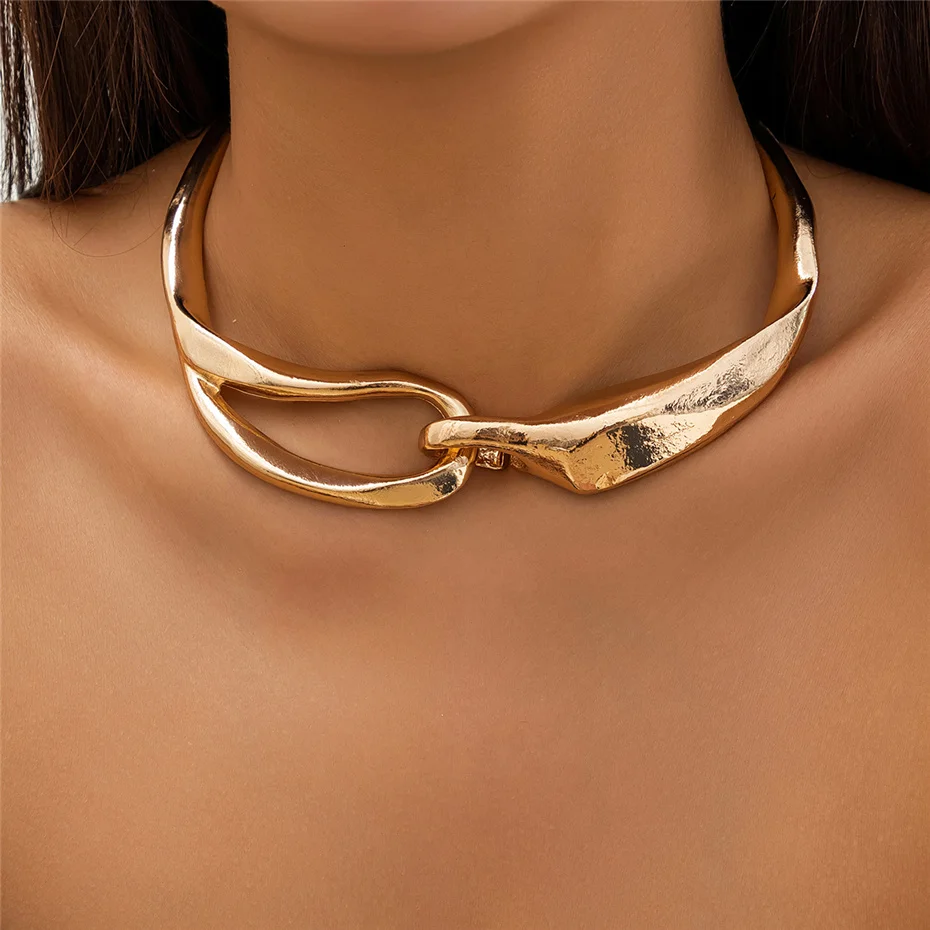 Collana in oro con texture audace