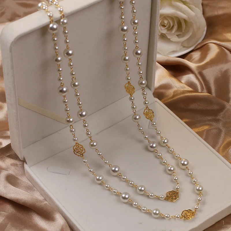 Mercedes - Collana Dorata Elegante con Perle