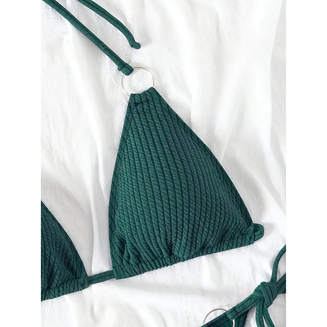 Ribbed Luxe – Bikini di design a righe e elegante