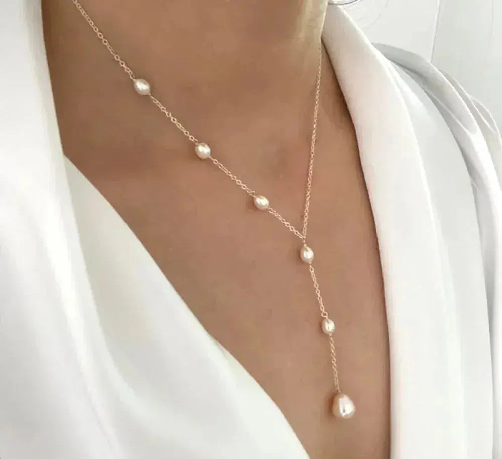 Remedios - Collana Vintage Elegante con Pendente e Perle