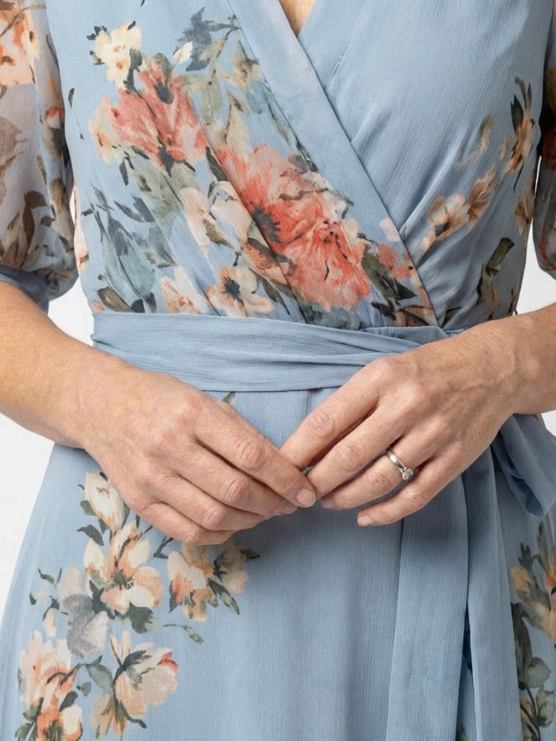Elowen | Abito maxi con scollatura a V e motivi floreali